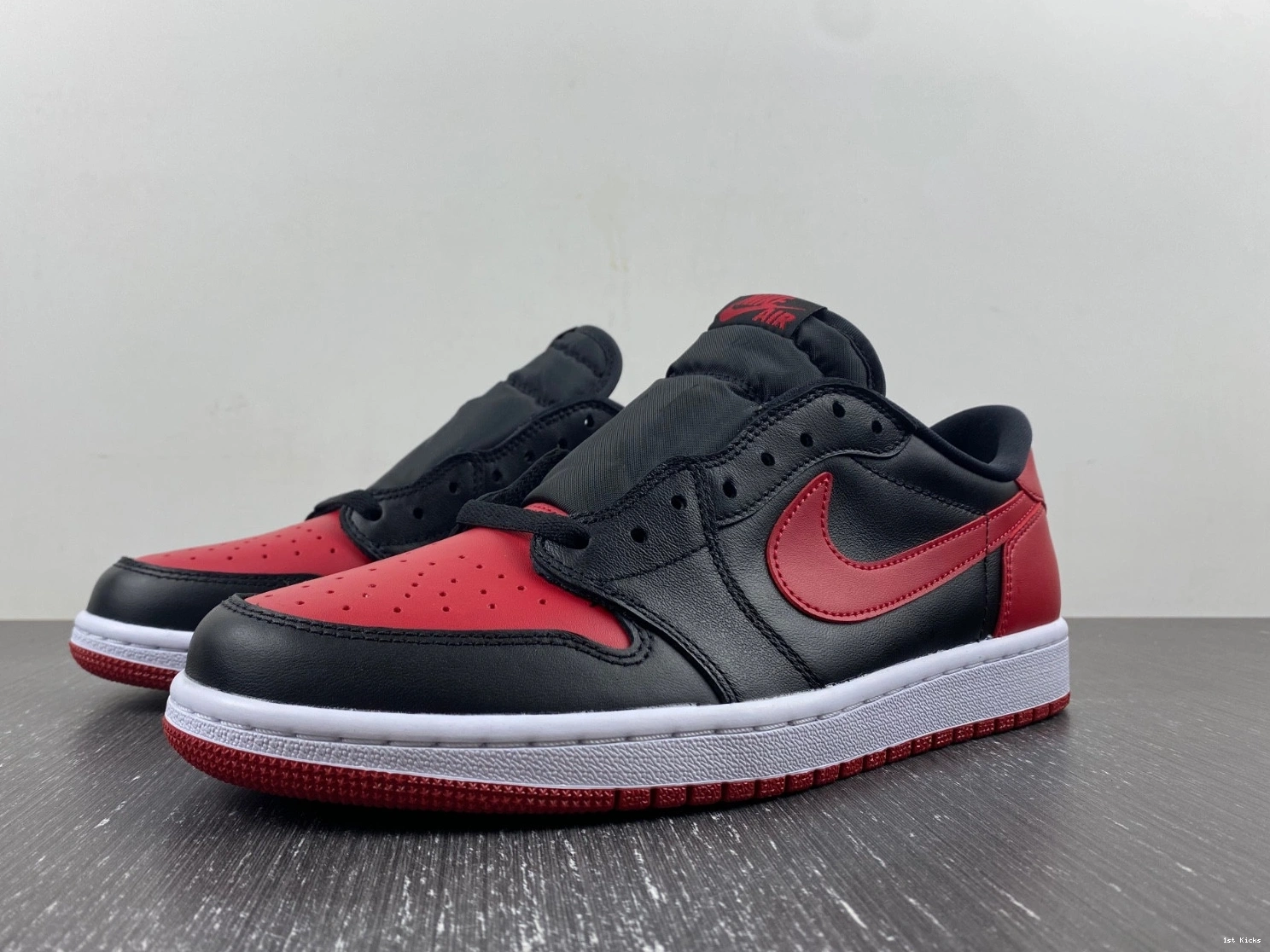 1 (2015) Low Jordan 705329-001 Bred - Retro 0207